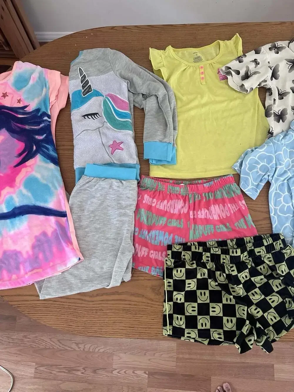 Girls Assorted Multi-Brand Pajama Tops and Shorts Lot Size M (8)